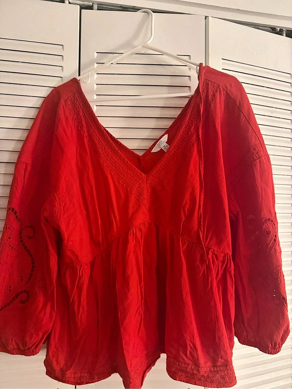 Time and Tru Red Embroidered Blouse Size XL Like New